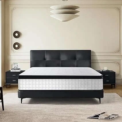 Breathable knitted cover mattress in white and black design