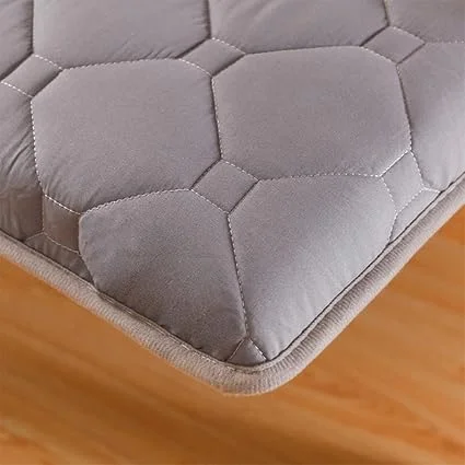 JINGTAOO Japanese futon used as guest bed in living room